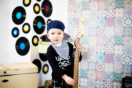 Portrait Kind Gitarre